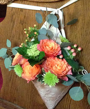 Summer Roses Pew Hanger