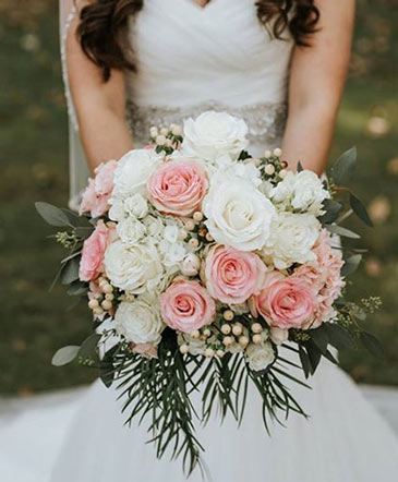 Tastefully Timeless Bouquet in Brenham, TX | Sunny Day Blossoms Design Studio